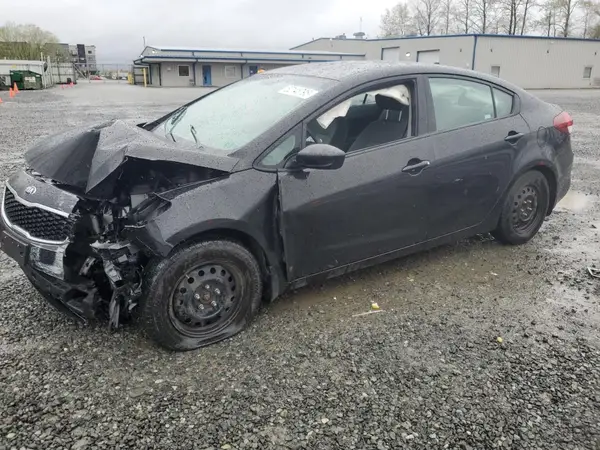 3KPFK4A71HE082735 2017 KIA FORTE - Image 1