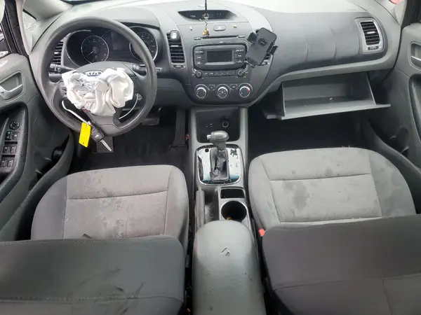 3KPFK4A71HE082735 2017 KIA FORTE - Image 8