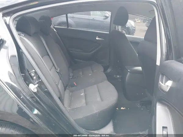 3KPFK4A71HE084341 2017 KIA FORTE - Image 8