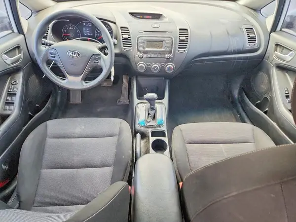 3KPFK4A71HE084999 2017 KIA FORTE - Image 8