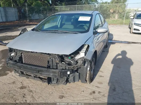3KPFK4A71HE085778 2017 KIA FORTE - Image 2
