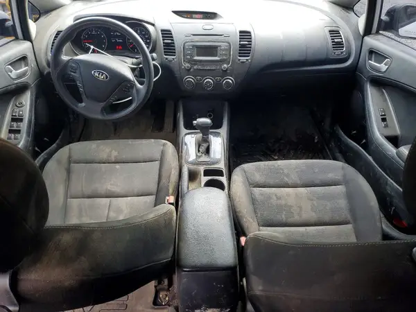 3KPFK4A71HE086431 2017 KIA FORTE - Image 8