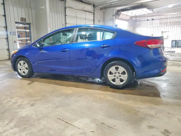 3KPFK4A71HE087031 2017 KIA FORTE - Image 2