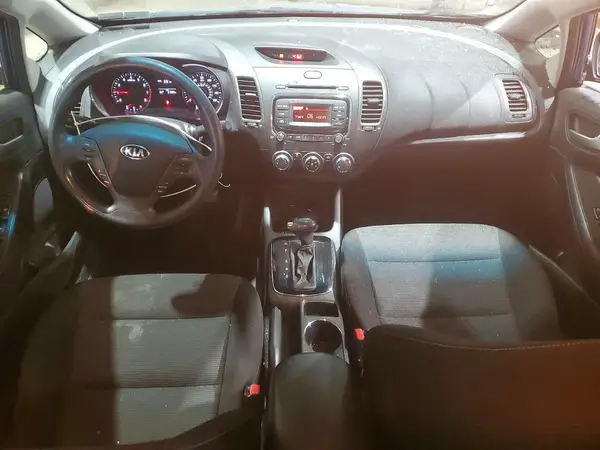 3KPFK4A71HE087031 2017 KIA FORTE - Image 8