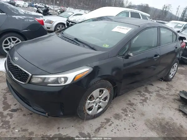 3KPFK4A71HE087952 2017 KIA FORTE - Image 2