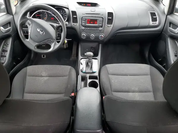 3KPFK4A71HE089166 2017 KIA FORTE - Image 8