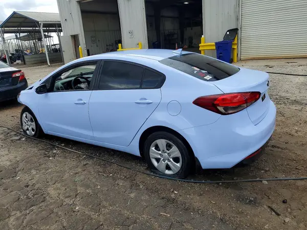 3KPFK4A71HE101400 2017 KIA FORTE - Image 2