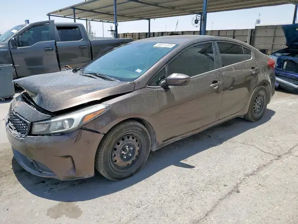 3KPFK4A71HE104510 2017 KIA FORTE - Image 1