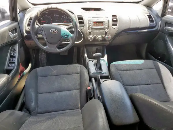 3KPFK4A71HE104510 2017 KIA FORTE - Image 8