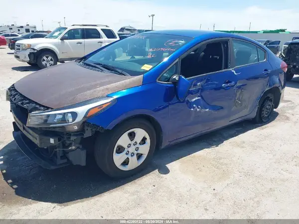 3KPFK4A71HE107178 2017 KIA FORTE - Image 2