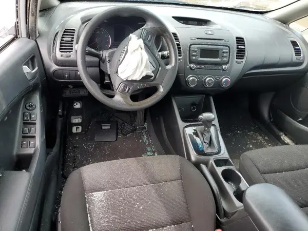 3KPFK4A71HE109061 2017 KIA FORTE - Image 8