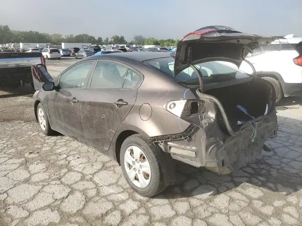 3KPFK4A71HE109285 2017 KIA FORTE - Image 2