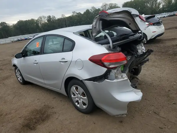 3KPFK4A71HE109321 2017 KIA FORTE - Image 2