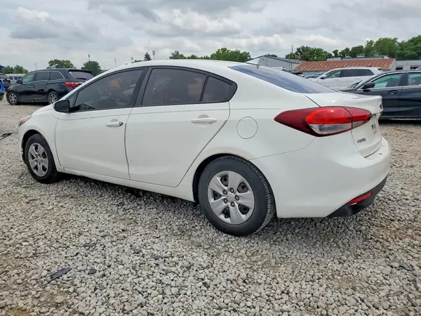 3KPFK4A71HE109593 2017 KIA FORTE - Image 2