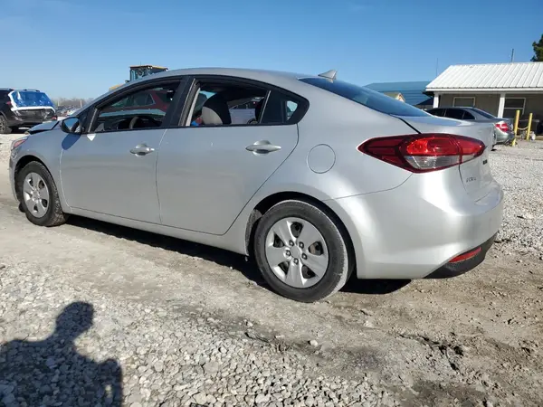 3KPFK4A71HE111070 2017 KIA FORTE - Image 2