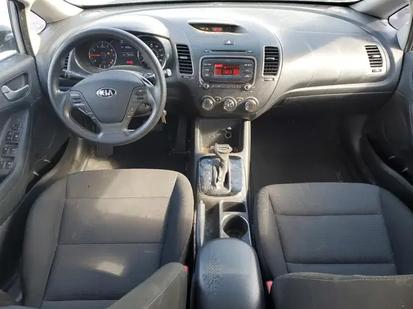 3KPFK4A71HE111568 2017 KIA FORTE - Image 8