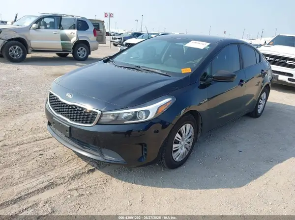 3KPFK4A71HE115748 2017 KIA FORTE - Image 2