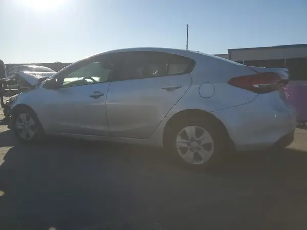 3KPFK4A71HE117399 2017 KIA FORTE - Image 2