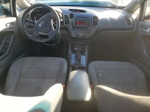 3KPFK4A71HE117399 2017 KIA FORTE - Image 8