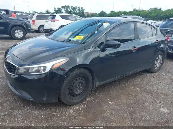 3KPFK4A71HE118391 2017 KIA FORTE - Image 2