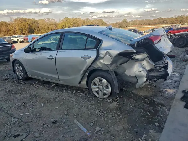 3KPFK4A71HE120092 2017 KIA FORTE - Image 2