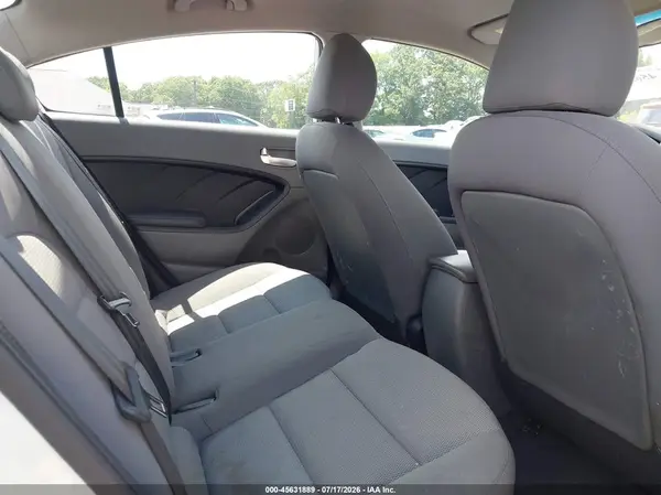 3KPFK4A71HE120108 2017 KIA FORTE - Image 8