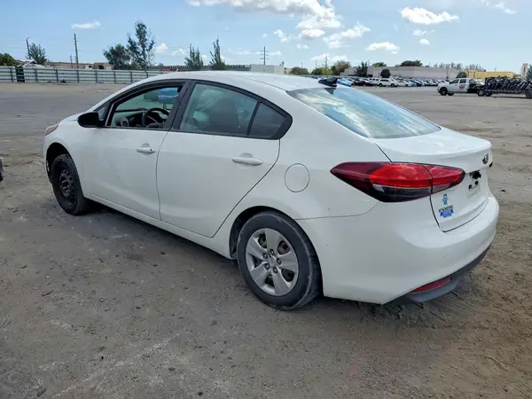 3KPFK4A71HE121632 2017 KIA FORTE - Image 2