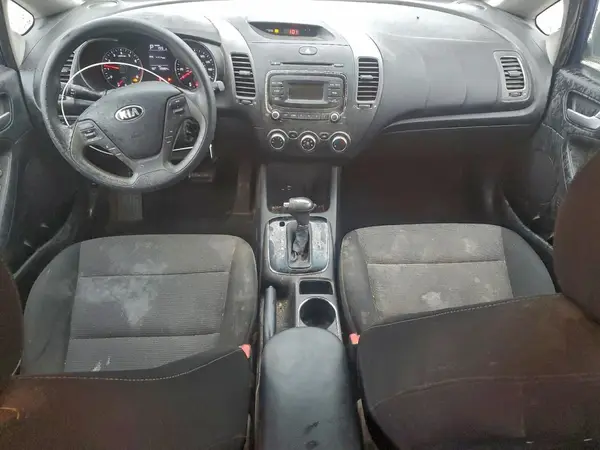 3KPFK4A71HE122554 2017 KIA FORTE - Image 8