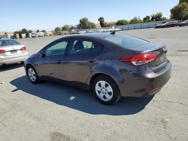 3KPFK4A71HE122988 2017 KIA FORTE - Image 2