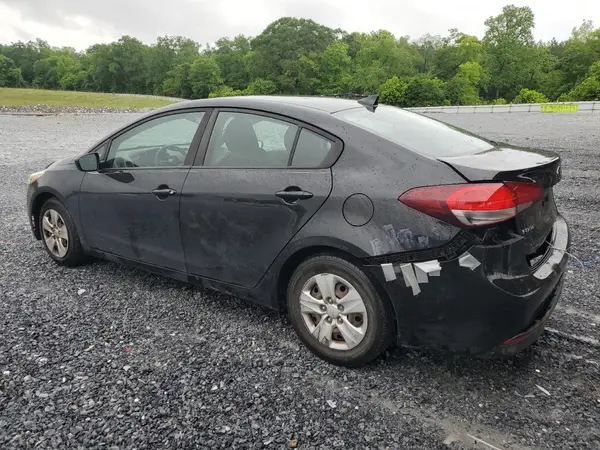 3KPFK4A71HE125745 2017 KIA FORTE - Image 2