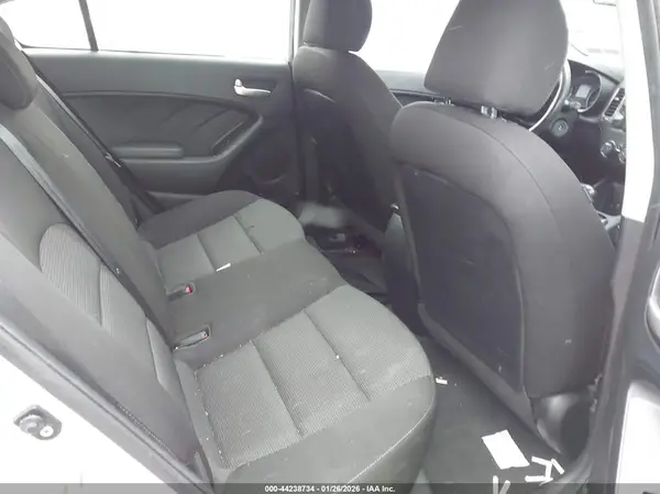 3KPFK4A71HE126913 2017 KIA FORTE - Image 8