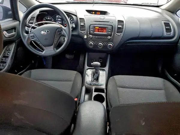 3KPFK4A71HE127642 2017 KIA FORTE - Image 8