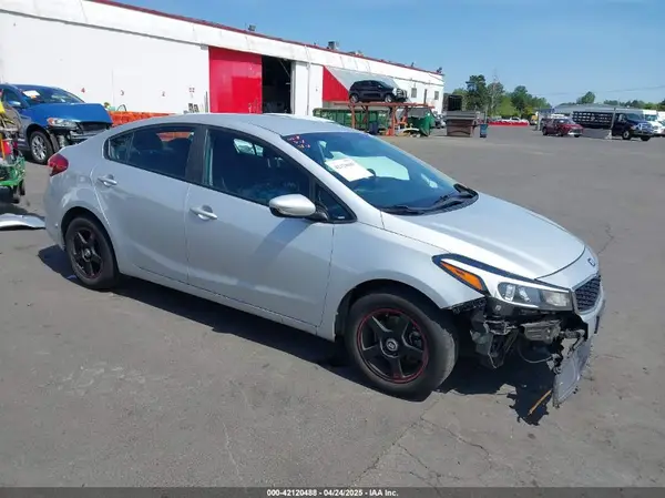 3KPFK4A71HE128712 2017 KIA FORTE - Image 1