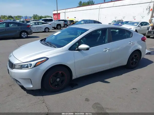3KPFK4A71HE128712 2017 KIA FORTE - Image 2