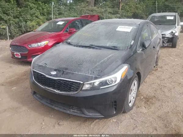 3KPFK4A71HE134770 2017 KIA FORTE - Image 2