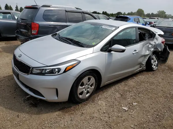 3KPFK4A71HE135479 2017 KIA FORTE - Image 1