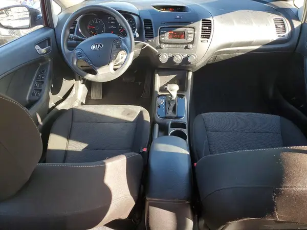 3KPFK4A71HE139483 2017 KIA FORTE - Image 8