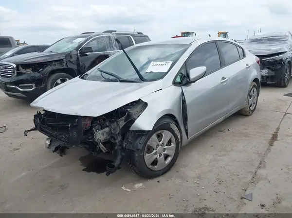 3KPFK4A71HE141203 2017 KIA FORTE - Image 2