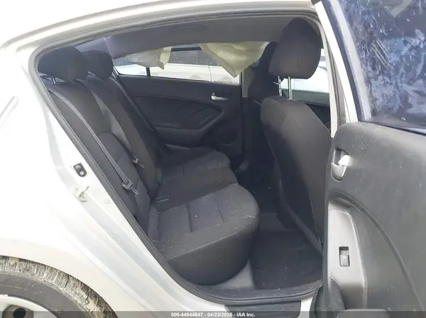 3KPFK4A71HE141203 2017 KIA FORTE - Image 8