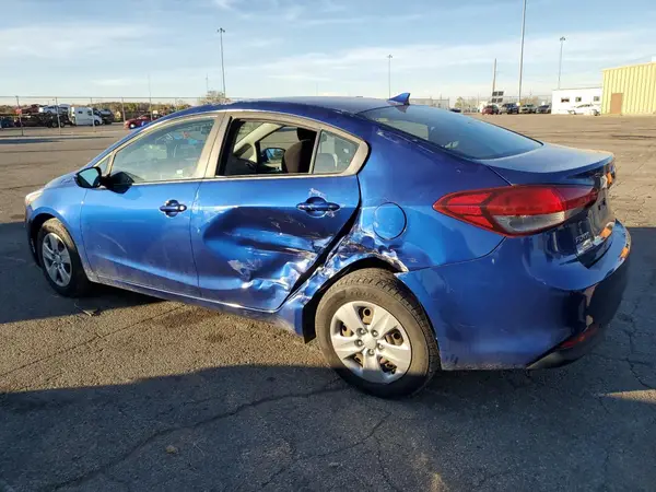 3KPFK4A71HE145591 2017 KIA FORTE - Image 2