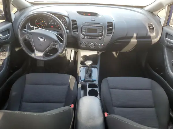 3KPFK4A71HE146255 2017 KIA FORTE - Image 8