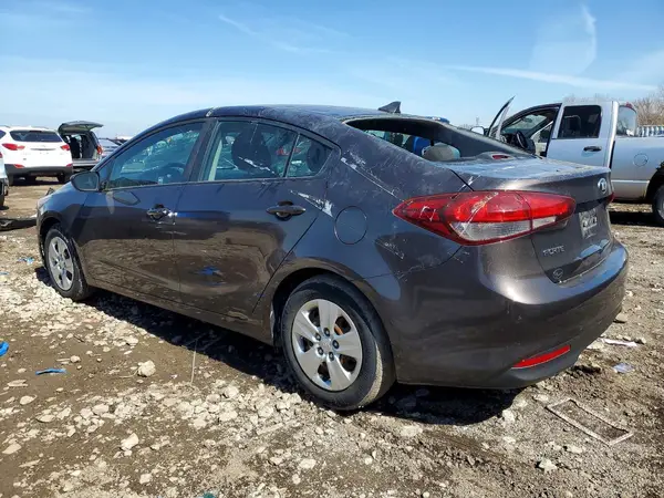 3KPFK4A71HE147759 2017 KIA FORTE - Image 2