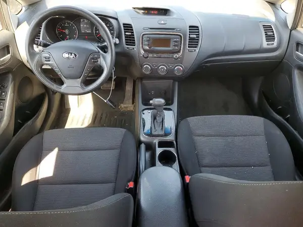 3KPFK4A71HE147759 2017 KIA FORTE - Image 8