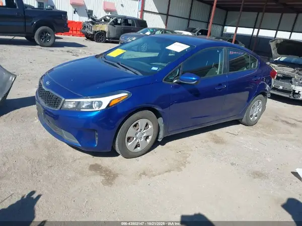 3KPFK4A71HE151391 2017 KIA FORTE - Image 2