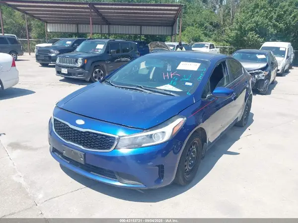 3KPFK4A71HE152248 2017 KIA FORTE - Image 2