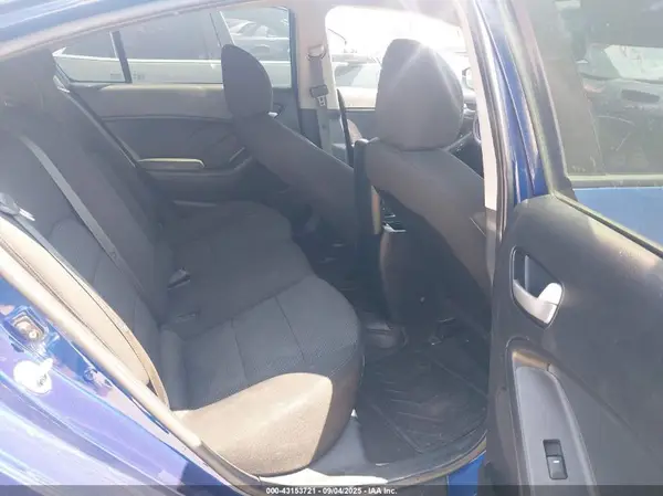 3KPFK4A71HE152248 2017 KIA FORTE - Image 8