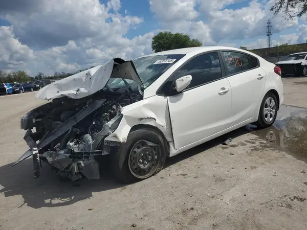 3KPFK4A71HE153495 2017 KIA FORTE - Image 1