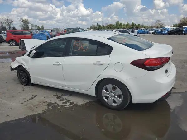 3KPFK4A71HE153495 2017 KIA FORTE - Image 2