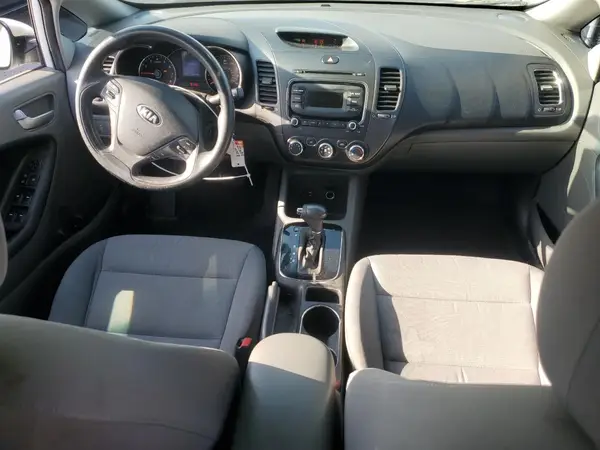 3KPFK4A71HE155845 2017 KIA FORTE - Image 8