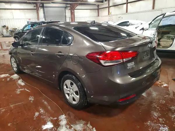 3KPFK4A71HE156218 2017 KIA FORTE - Image 2